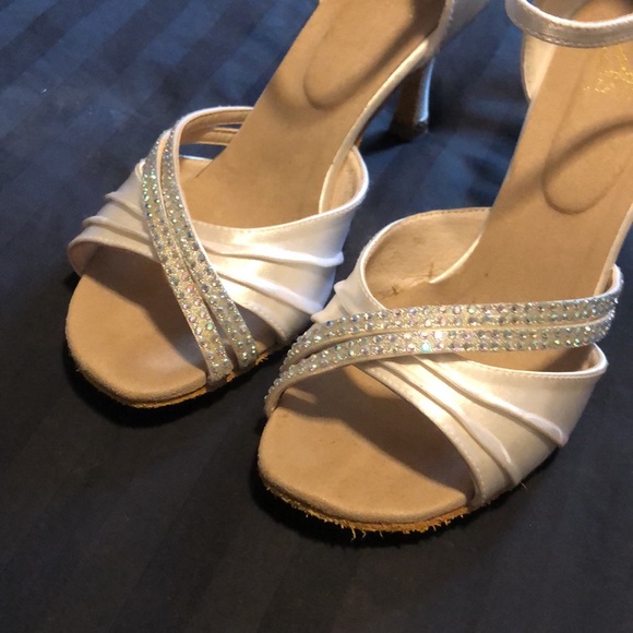 Women’s rhinestone wedding shoes size 8 - Picture 3 of 9